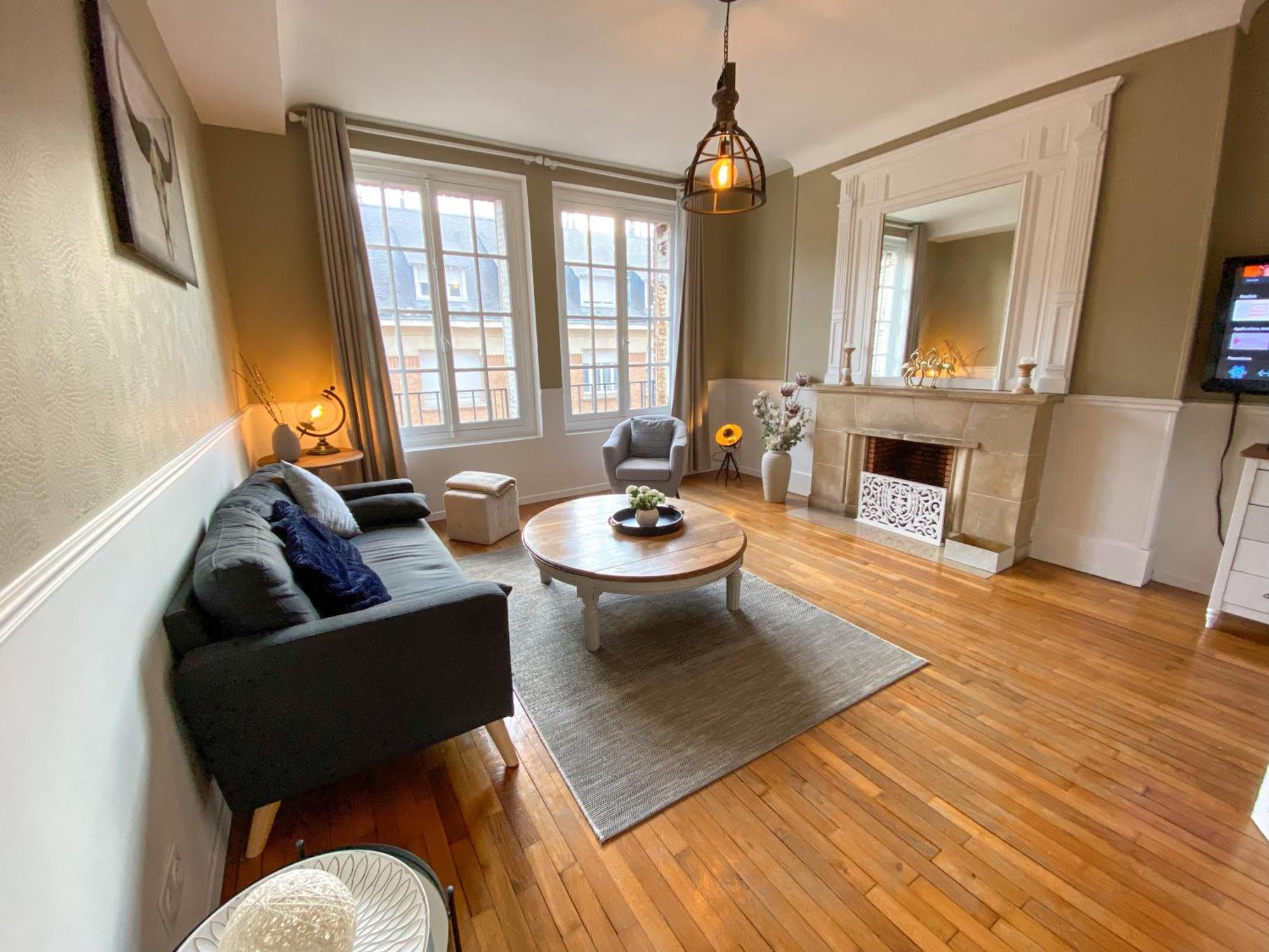 Appartement Chic, 3 Chambres, Hyper Centre-Ville, Parking Payant 阿棉 外观 照片